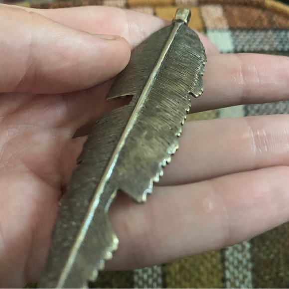 Large silvery feather boho statement necklace pendant or keychain- Lucky brand - Picture 4 of 6